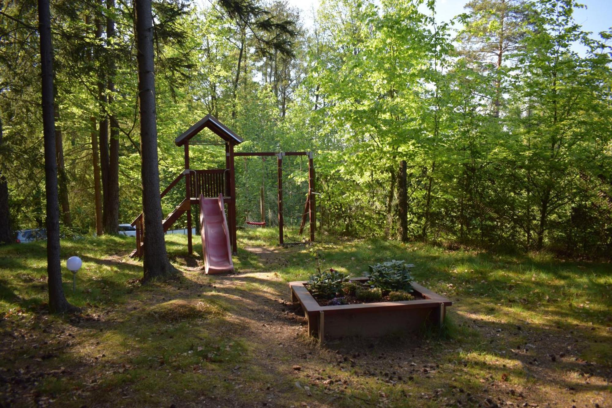 Treehouse U Rybnika Hotel Osecna Buitenkant foto