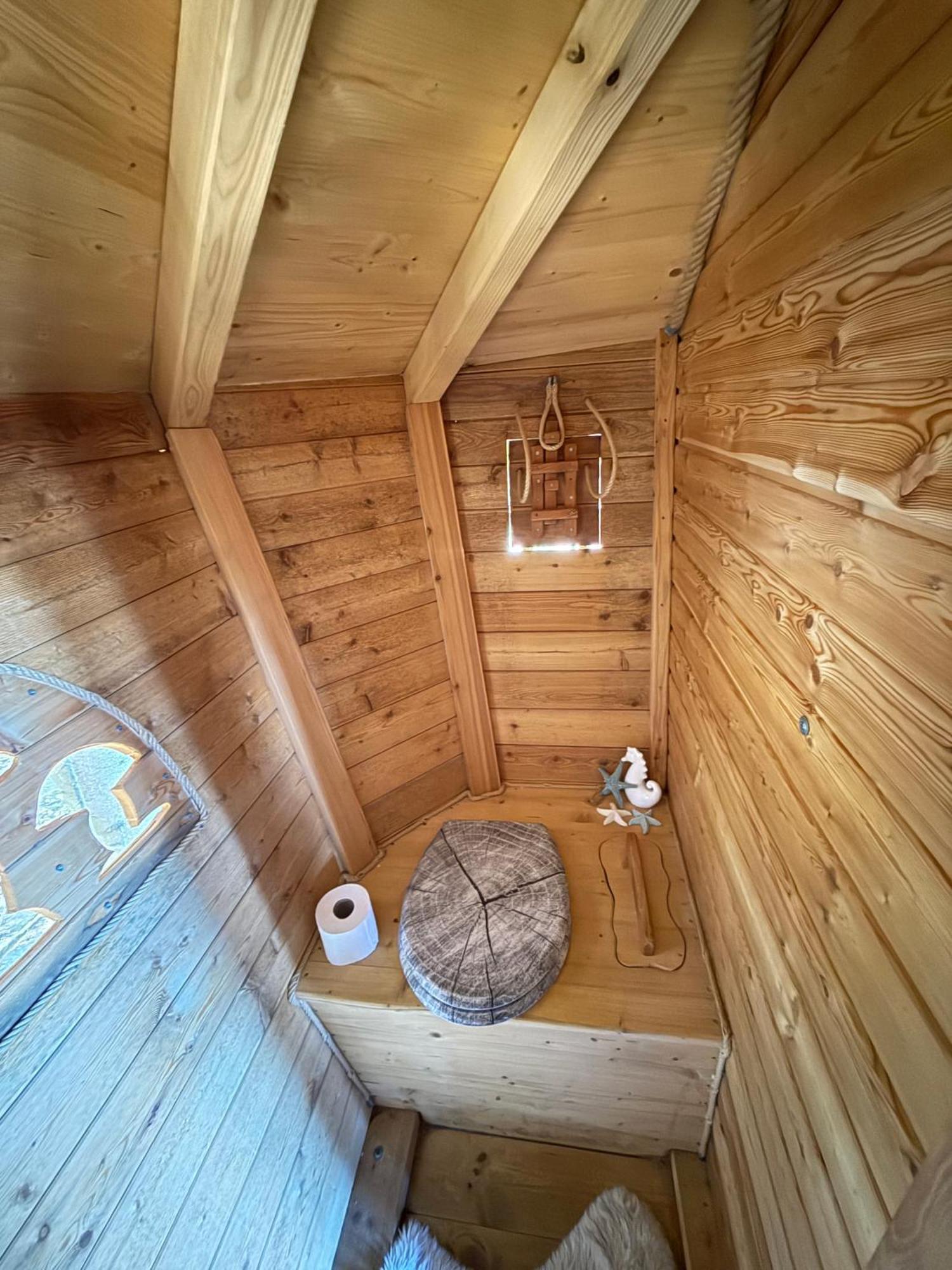 Treehouse U Rybnika Hotel Osecna Buitenkant foto